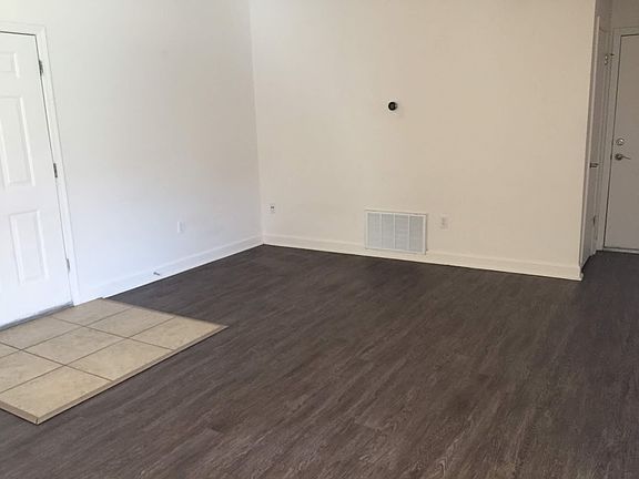 3rd image of 71 Skystone Ct