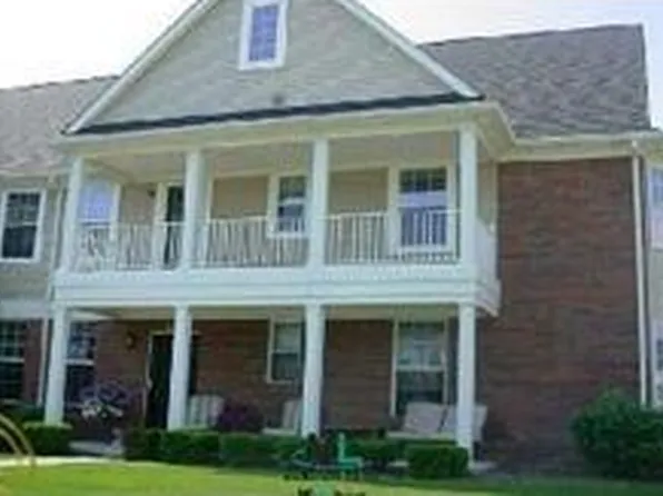 3902 Cherry Creek Ln, Sterling Heights, MI 48314
