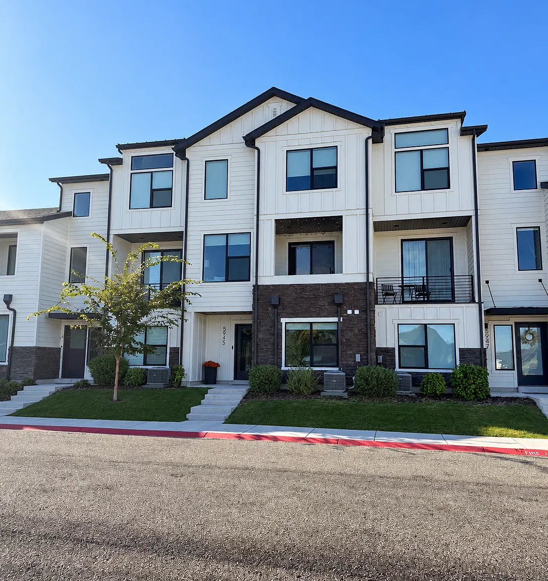 4 bed, 3.5 bath, 1979 sqft, $3,800 — Photo 4