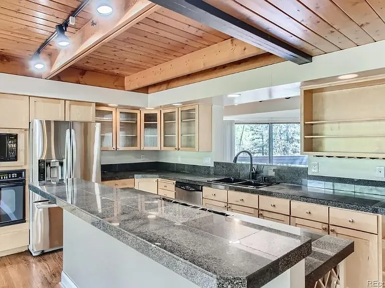 7 E Belleview Dr — Photo 5