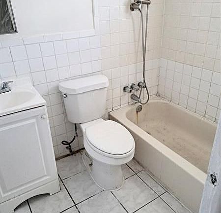 3rd image of 113 NW 27th Ave APT 4