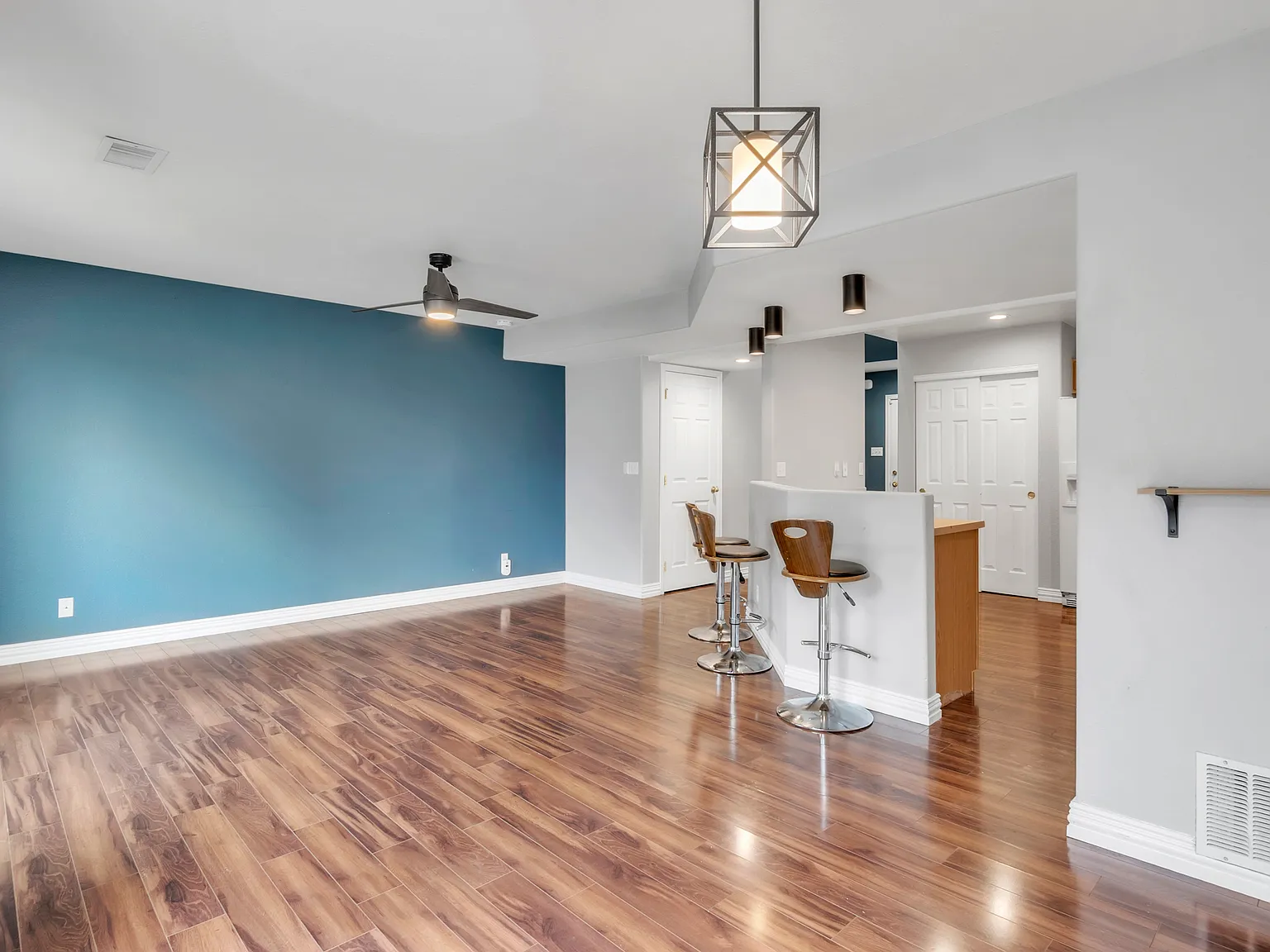 18717 E 57th Pl — Photo 4