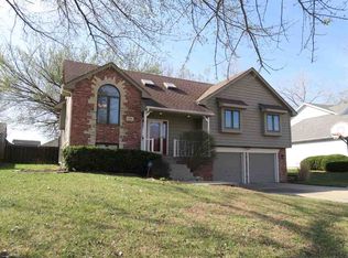 6625 SW Hamptonshire Ln, Topeka, KS 66614