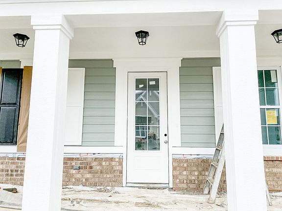 3rd image of 1546 Cloverdon Dr