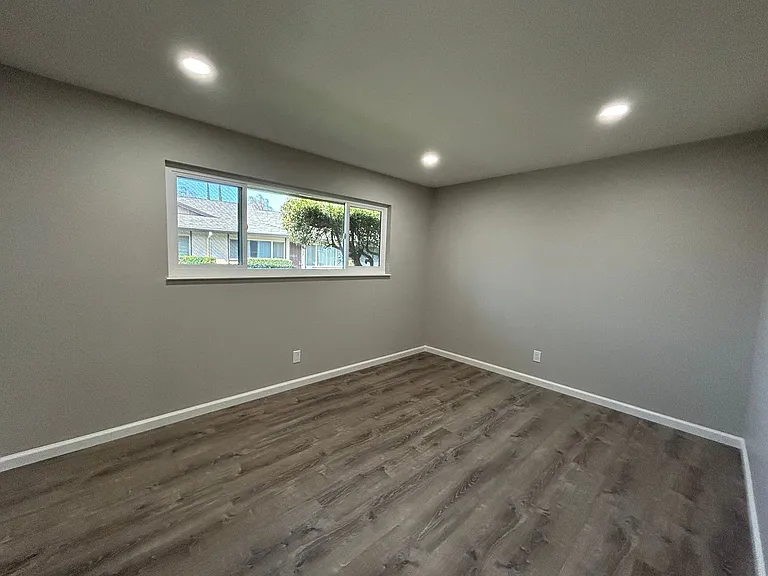 215 Floyd Ave #34 — Photo 9