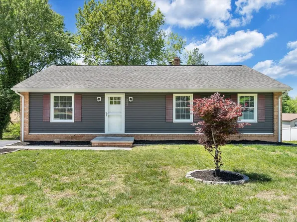222 Spring Grove Dr, Vinton, VA 24179