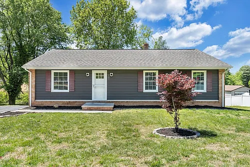 222 Spring Grove Dr Photo 1
