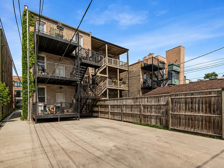 841 N Damen Ave #2R — Photo 20