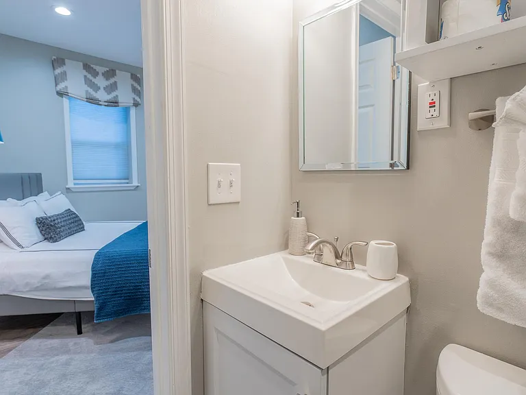 3221 Noble St #3 — Photo 11