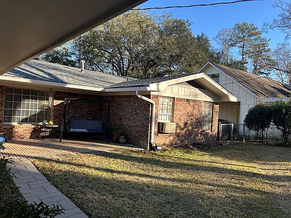 4th image of 1636 Lake Park Dr