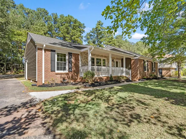 108 Barclay Downs Dr, Spartanburg, SC 29301