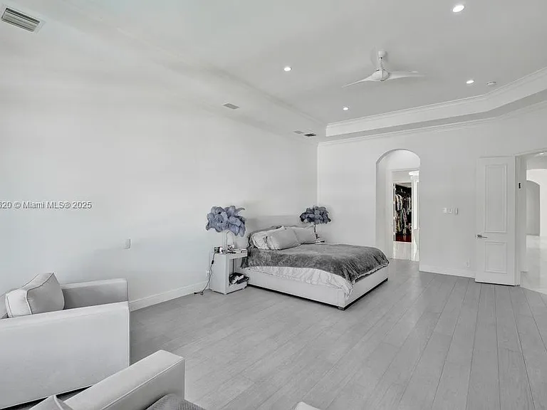 1516 Island Blvd — Photo 63