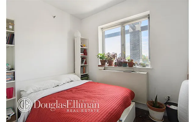 Sold by Douglas Elliman | media 26