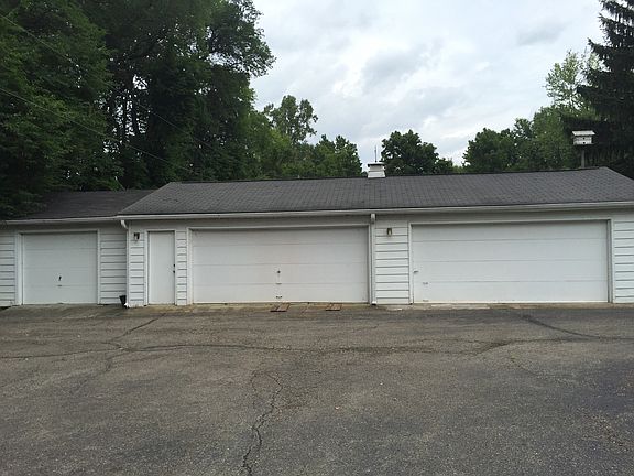 2nd image of 2900 Ole Country Ln