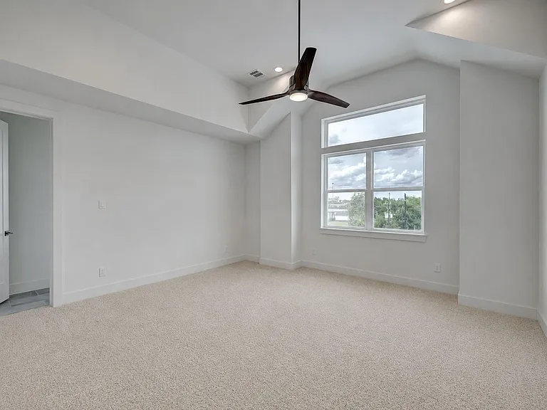 1537 W 24th St #A — Photo 10