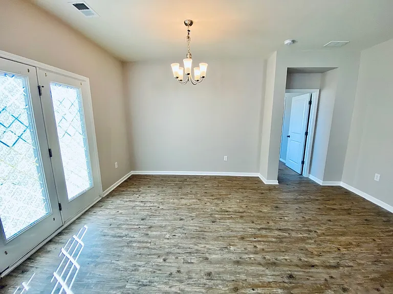 Dining room 4_10062022
