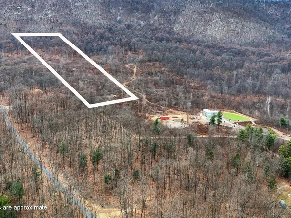 Bonaventure Way, Berkeley Springs, WV 25411