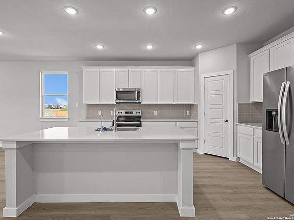 7th image of this home