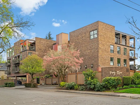 100 Leonard St APT 3-4, Lake Oswego, OR 97034