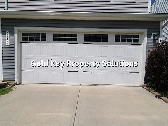5th image of 9739 Oak Grove Dr