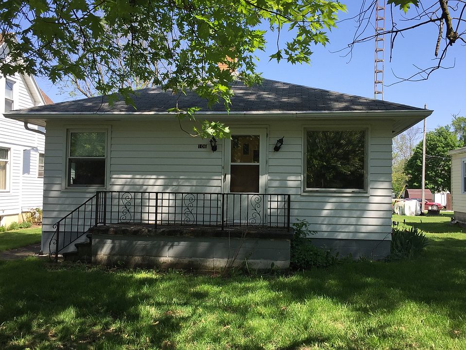 1st image of 106 N Oak St