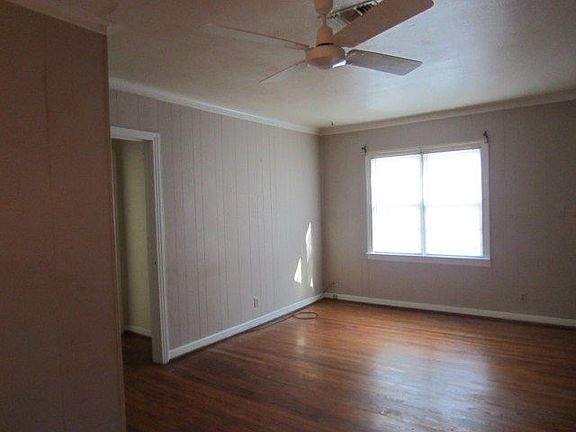 3rd image of 817 Manila Dr