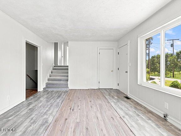 3rd image of 2898 Boatmans Mountain Rd