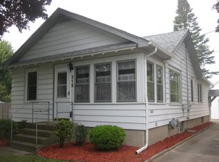 312 Plummer St, Essexville, MI