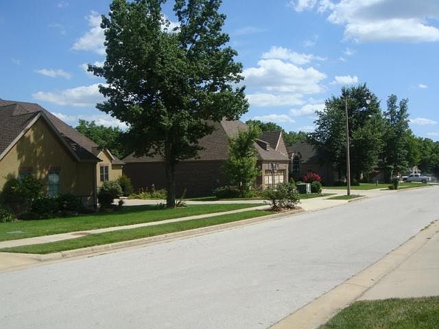 2nd image of 5388 S Woodfield Ave
