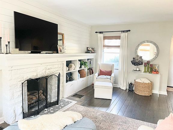 3rd image of 3943 Holman Cir