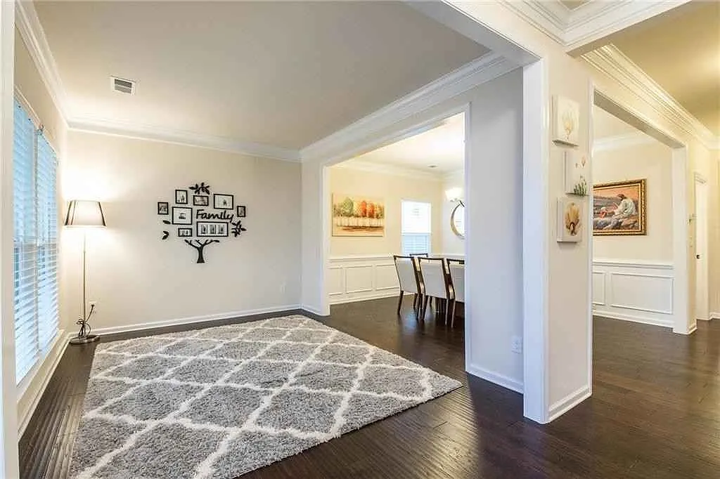 4 bed, 3.5 bath, 3300 sqft, $3,100 — Photo 4