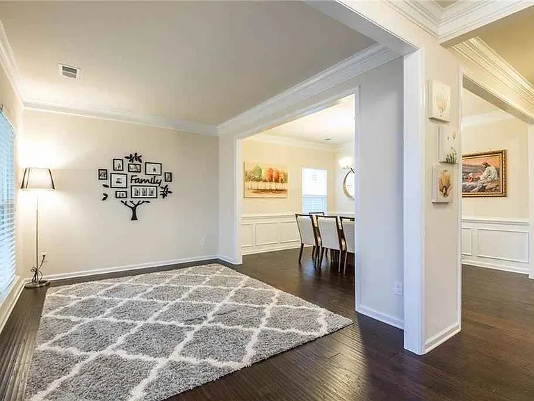 1351 Yellow Springs Dr — Photo 4