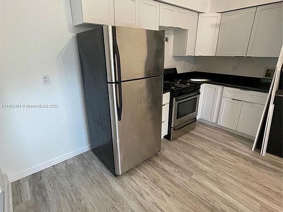 3rd image of 742 New Jersey St #1
