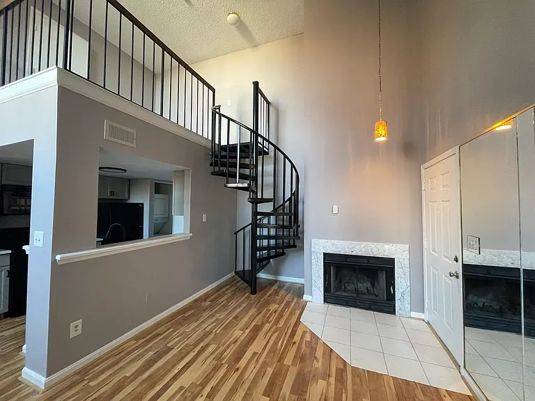 10421 Beacon Ridge Dr #303 — Photo 4