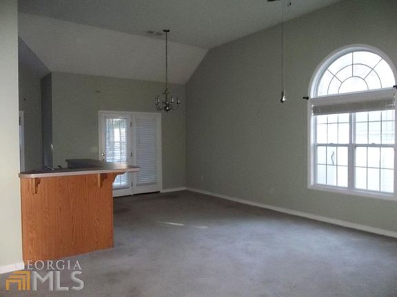 4th image of 27 Harpers Farm Dr