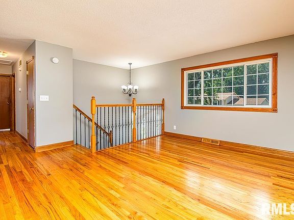 2nd image of 4521 Harrison St