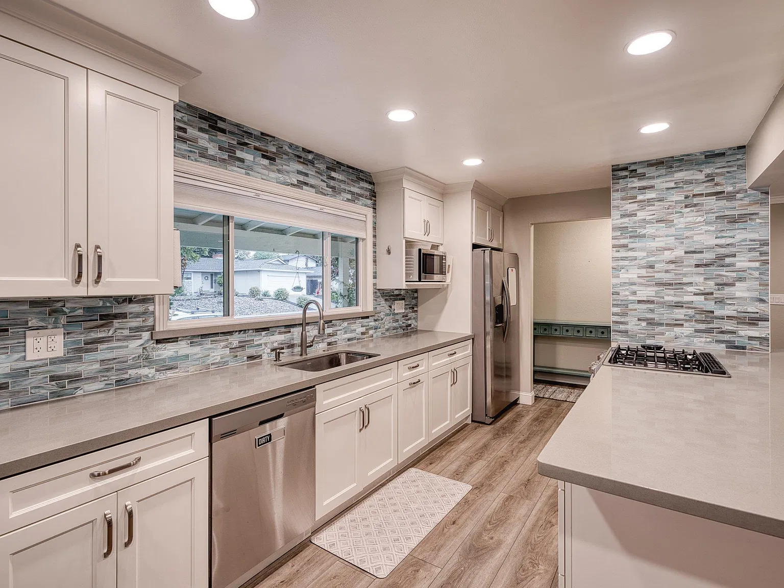 3 bed, 1475 sqft, $5,500 — Photo 4