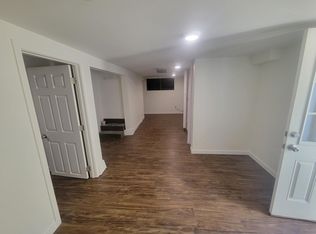 1825 SW Evans St #2, Portland, OR 97219