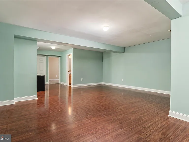 824 Stonehurst Ct — Photo 28