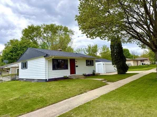 7009 W Carmen AVENUE, Milwaukee, WI 53218