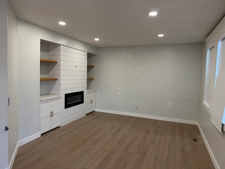 2769 W Shady Hollow Ln — Photo 11