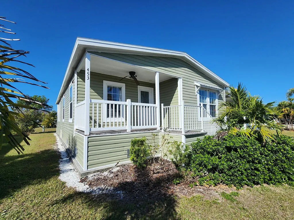 3 bed, 2.0 bath, 1372 sqft, $1,499 — Photo 4