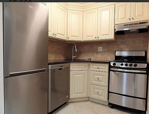 3rd image of 154 W 74th St Penthouse B