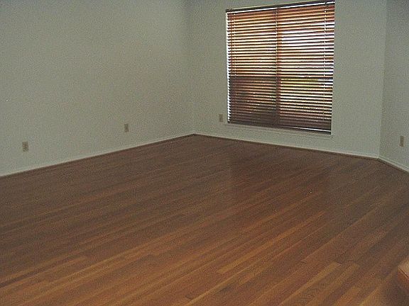 4th image of 12226 Brighton Ln