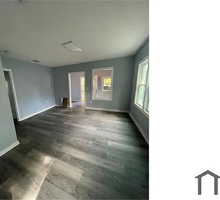 3536 Perry Dr — Photo 2