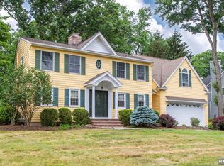 325 W Stevens Ave, Wyckoff, NJ 07481