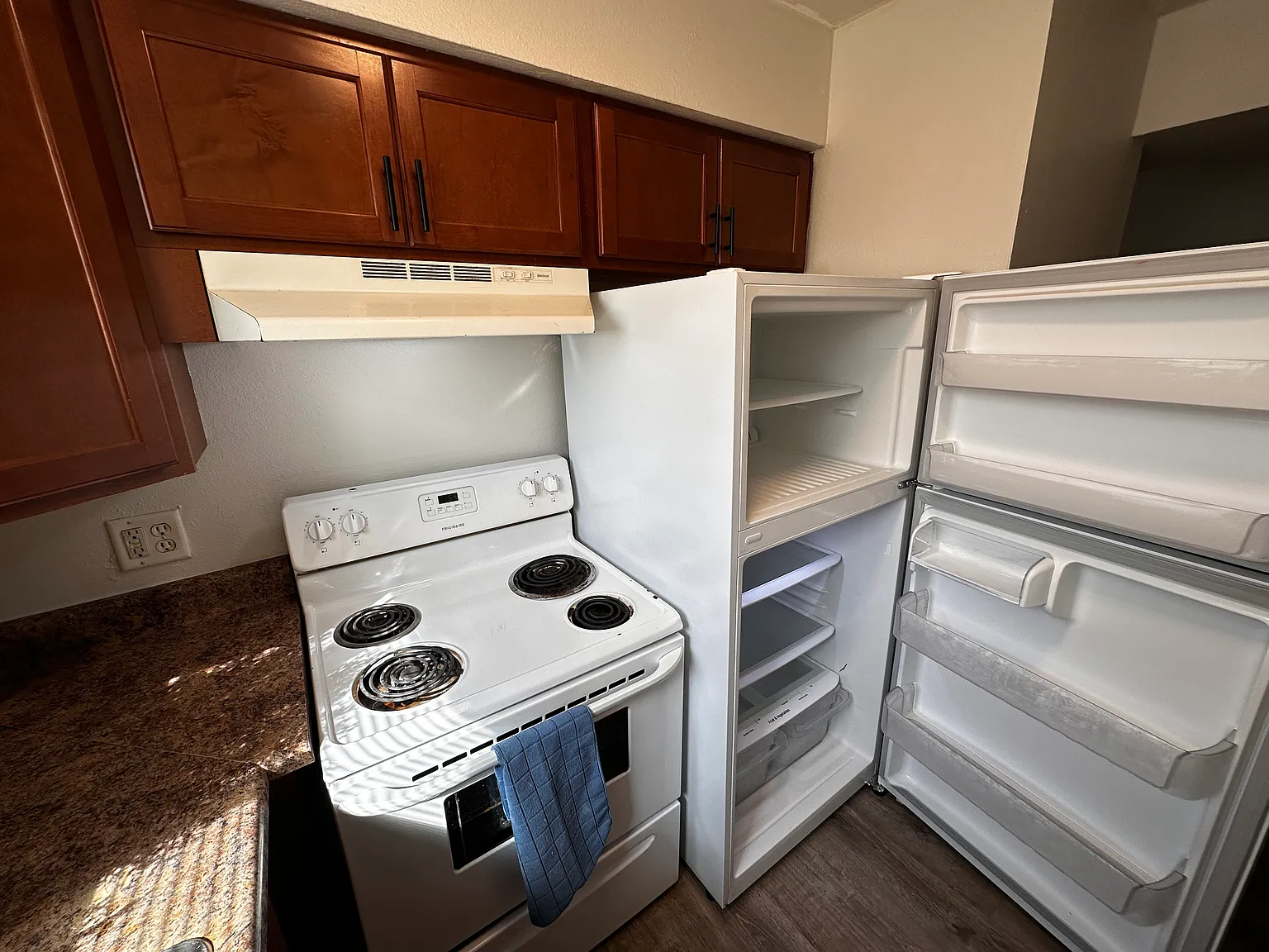 2 bed, $900 — Photo 4