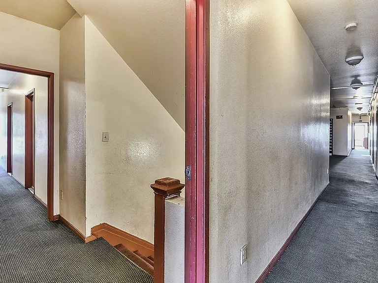 Soto Rose Apartments — Photo 24