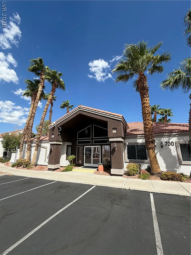 2 bed, 2.0 bath, 1042 sqft, $1,585 — Photo 1