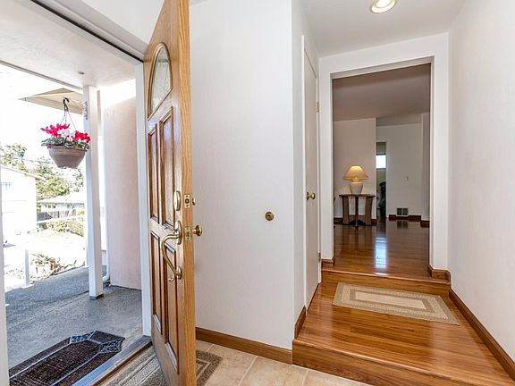 4th image of 2361 Catalpa Way